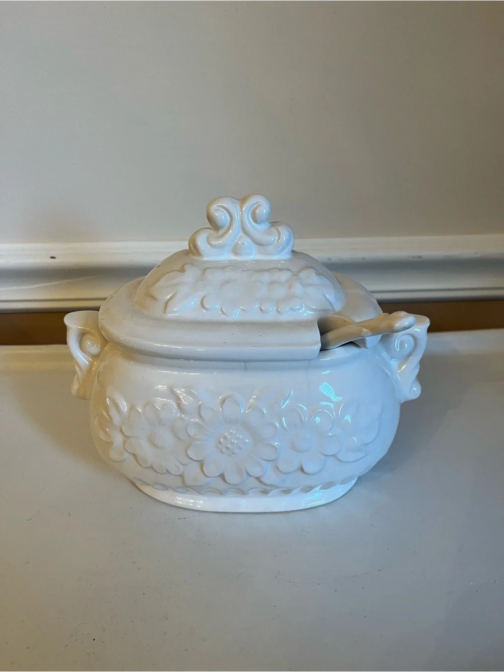 Vintage White Ceramic Soup Tureen Embossed Daisy Pattern With Ladle Japan